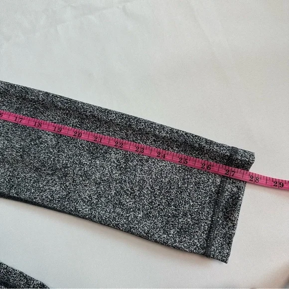 0316 - Lululemon Crop Pants Size 4 - Picture 2 of 7